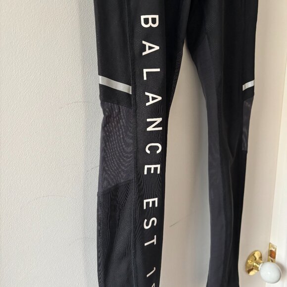 New Balance 1906 Black Leggings - Picture 5 of 7